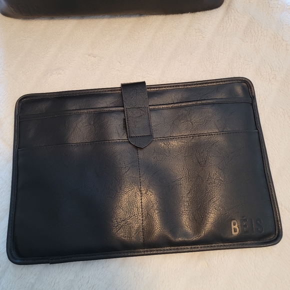 SOLD BEIS mini weekender - Picture 9 of 9